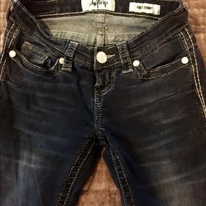 Daytrip 24R skinny jeans super soft .